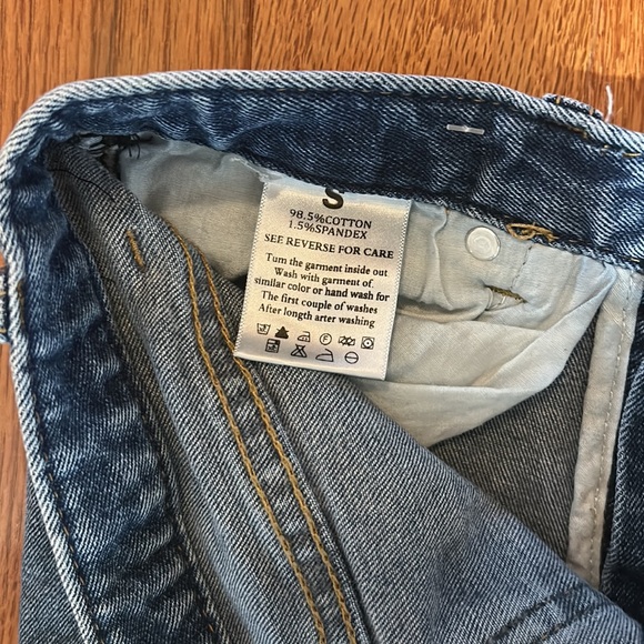 FANGGUIXIANG ANKLE LENGTH ROW HIM SKINNY MID RISE JEANS IN SIZE SMALL - Picture 7 of 7